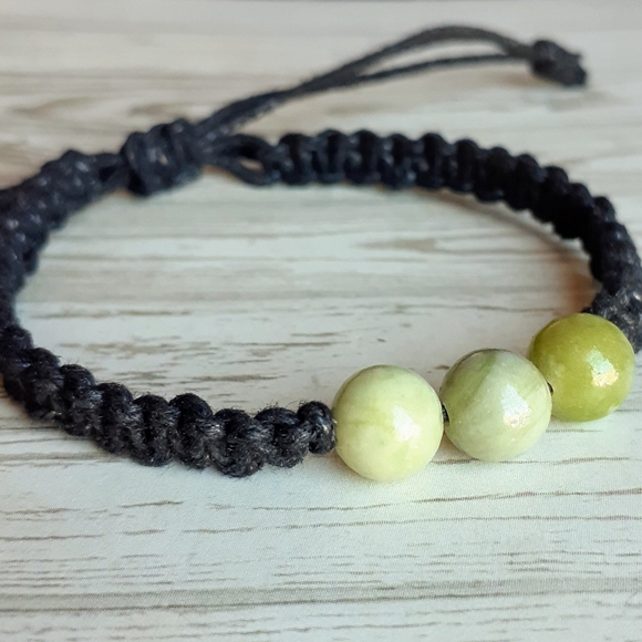 Peridot Macrame Bracelet - Picture 2 of 2